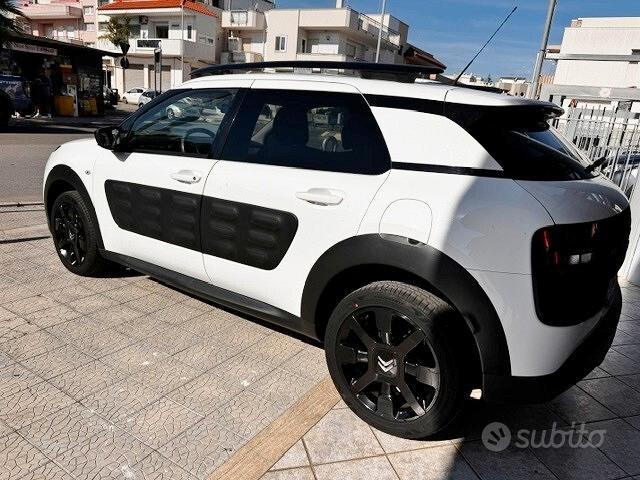 
								Citroen C4 Cactus BlueHDi 100 Shine full									