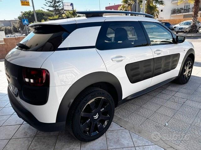 
								Citroen C4 Cactus BlueHDi 100 Shine full									