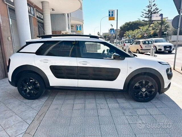 
								Citroen C4 Cactus BlueHDi 100 Shine full									