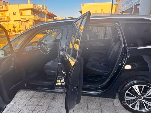 
								Citroen C4 Picasso BlueHDi 120 S&S Shine full									
