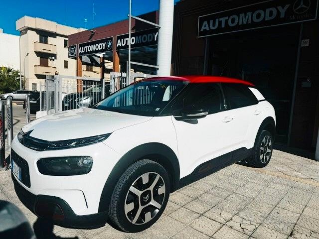 
								Citroen C4 Cactus BlueHDi 100 S&S Shine full									