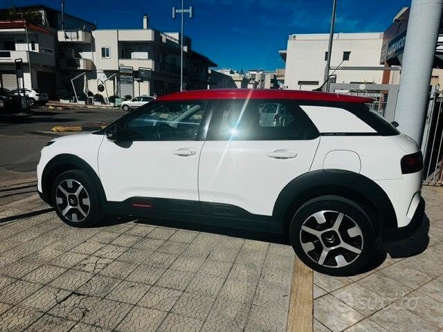 
								Citroen C4 Cactus BlueHDi 100 S&S Shine full									