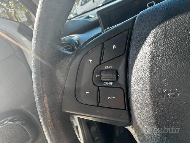 
								Citroen C4 Cactus BlueHDi 100 S&S Shine full									