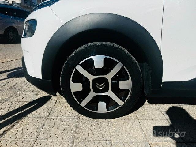 
								Citroen C4 Cactus BlueHDi 100 S&S Shine full									