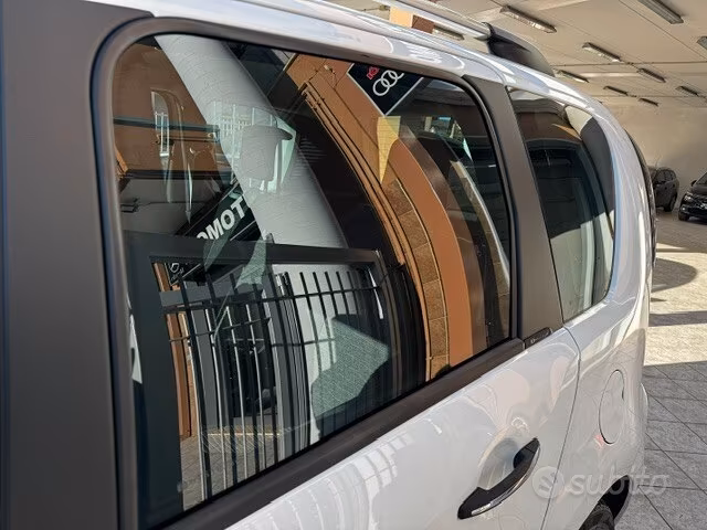 
								Citroen C3 Picasso BlueHDi 100 Exclusive full									
