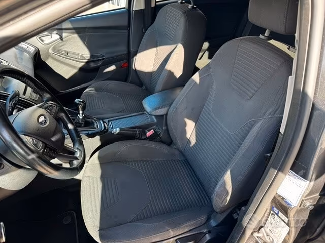 
								Ford Focus 1.5 TDCi 120 CV Start&Stop SW Titanium full									