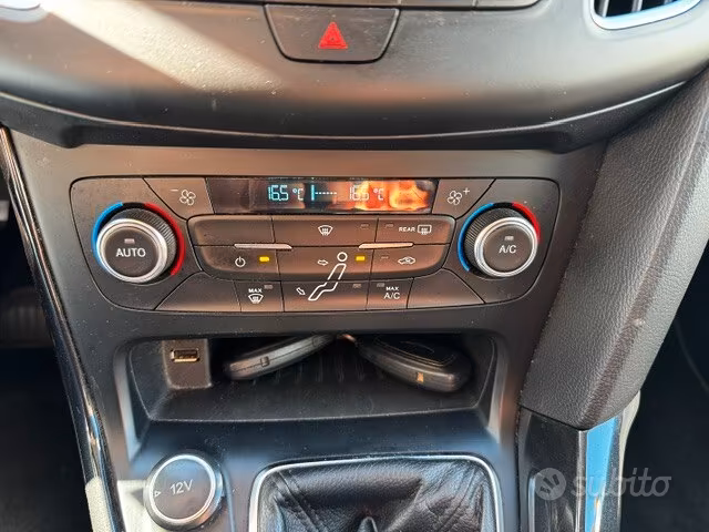 
								Ford Focus 1.5 TDCi 120 CV Start&Stop SW Titanium full									
